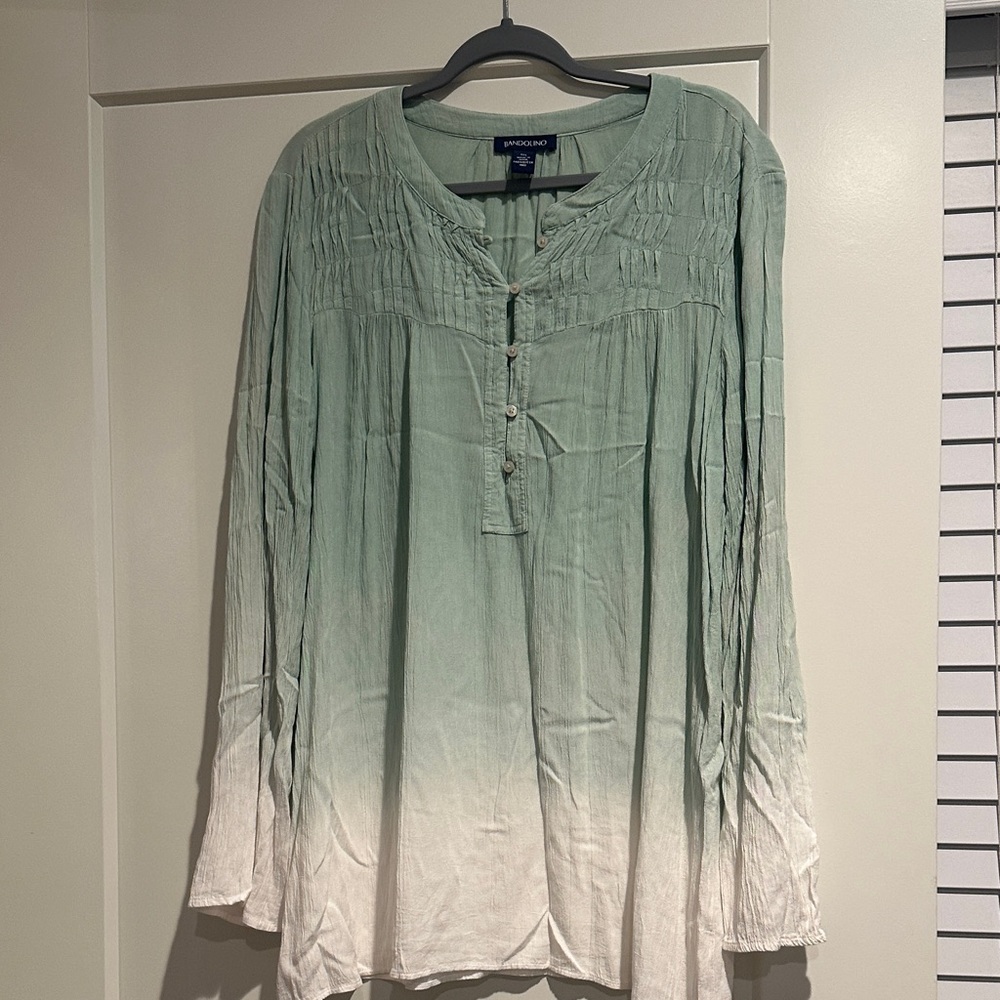 Bandolino Mint and White Paisley Blouse